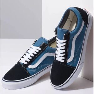 Old Skool Low Top Vans Skate Sneakers